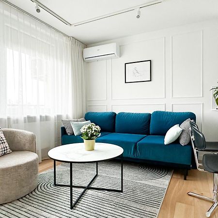 Stylowy Apartament Przy Metrze Warsaw Exterior photo