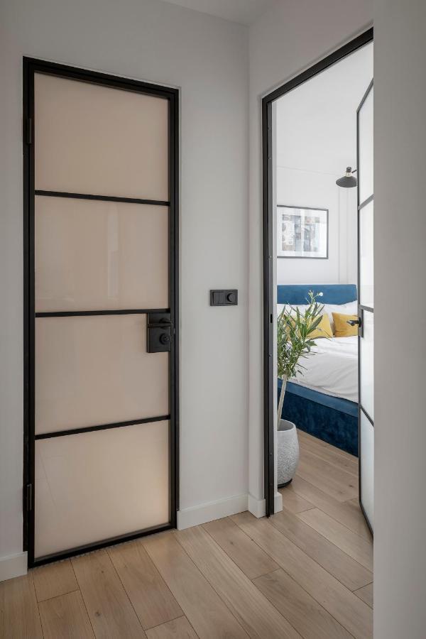 Stylowy Apartament Przy Metrze Warsaw Exterior photo