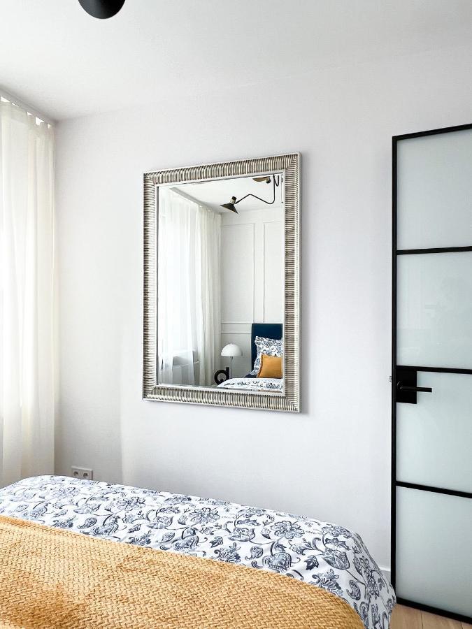 Stylowy Apartament Przy Metrze Warsaw Exterior photo